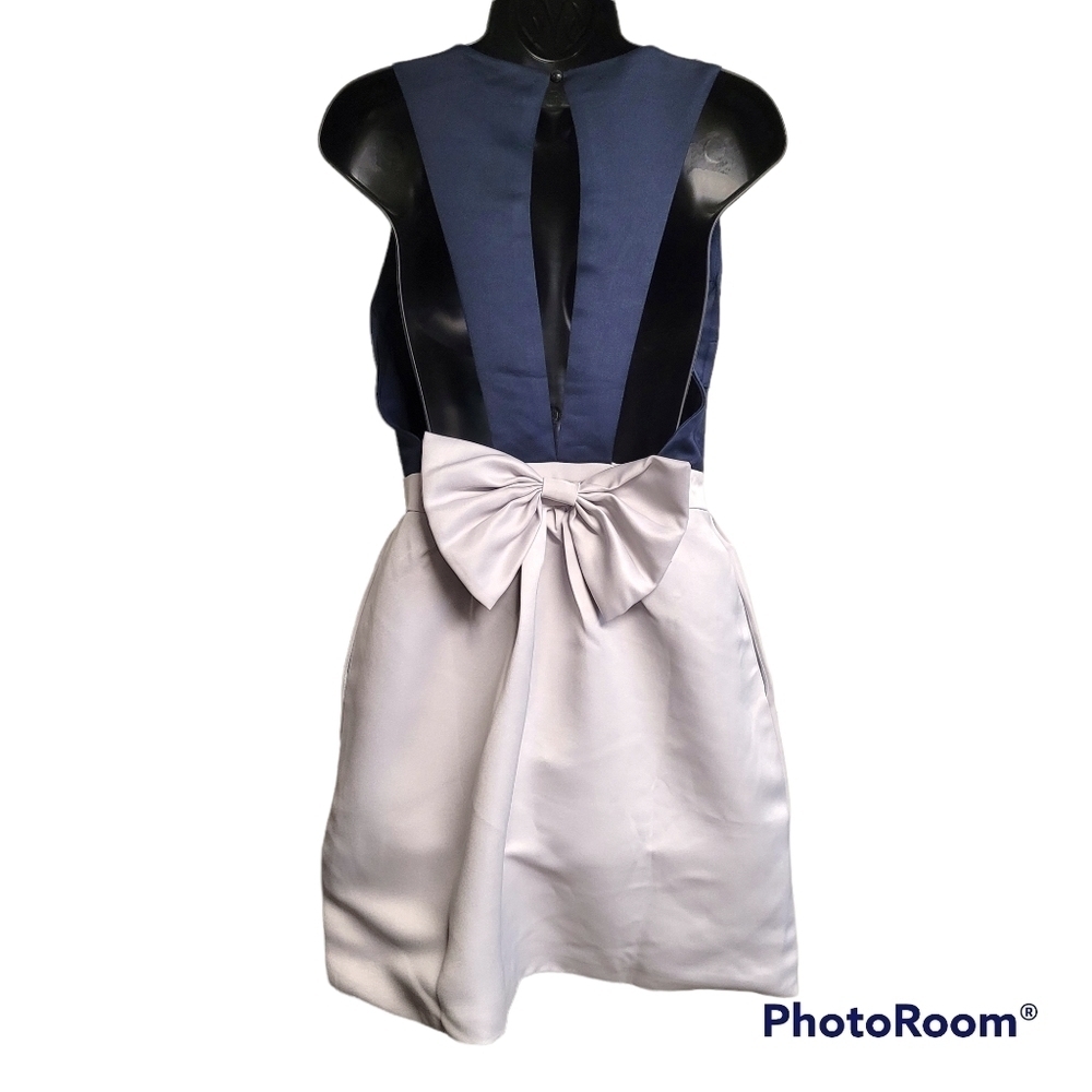 Haute‎ Rogue Navy Blue And Grey Colorblock Backless Cocktail Dress With Pockets